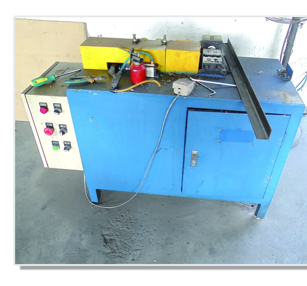 Dedicated tube peeling machine for heating element stock